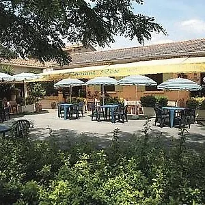 Logis Restaurant Le Flamant Rose Camargue Albaron